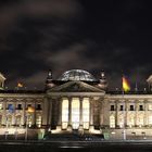 Berliner Reichstag bei Nacht und Sturm