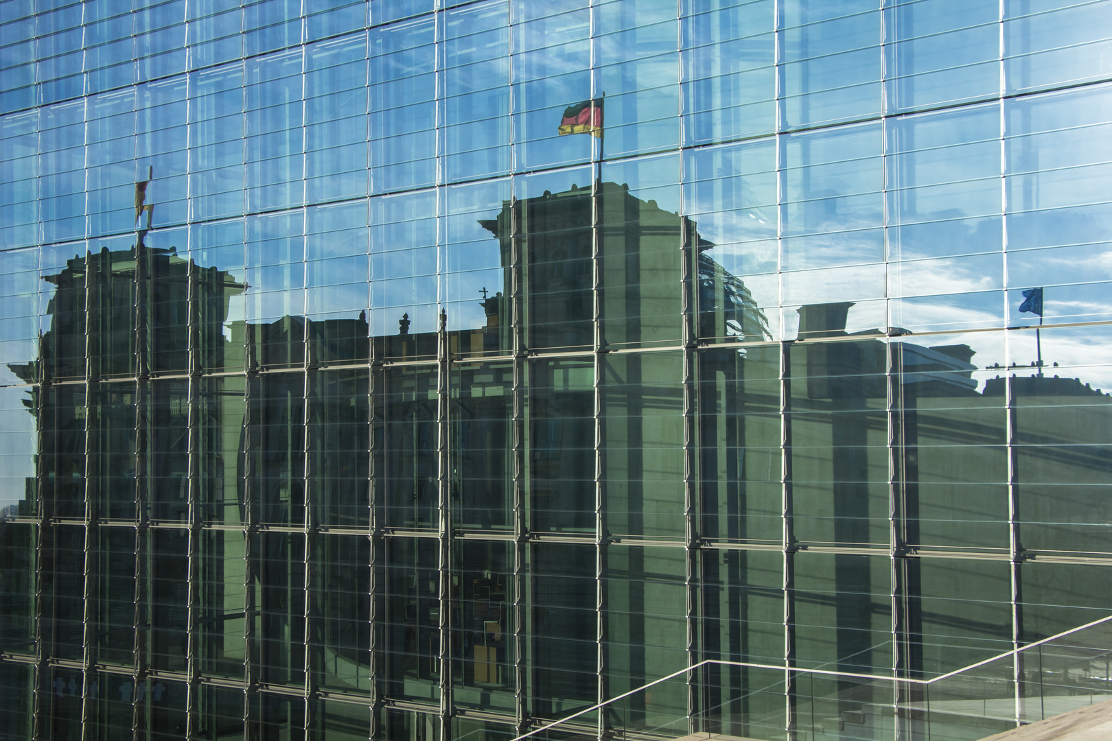 Berliner Reichstag Spiegelung