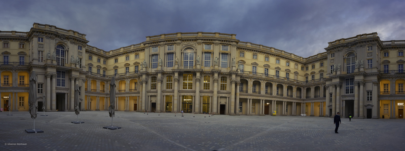 Berliner Schloss Panorama des Lichthofes