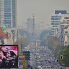 Berliner Smog  - Blick vom Th.-Heuss-Platz Richtung Tiergarten/Mitte