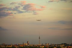 Berliner Sommerabend mit Retrojet