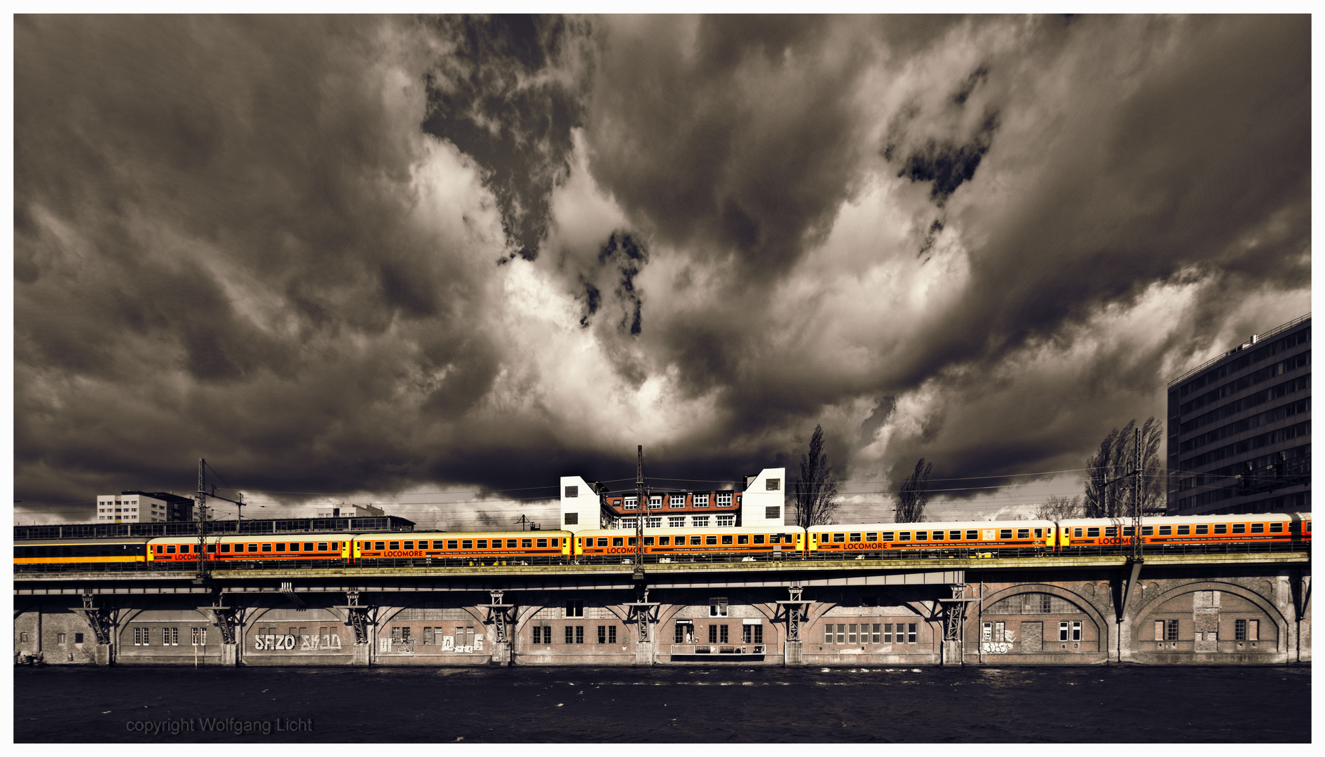 Berliner Stadtrundgang - S-Bahn an der Jannowitzbrücke