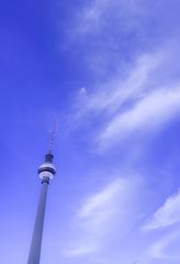 Berliner Wolken mit Spargel / Telespargel