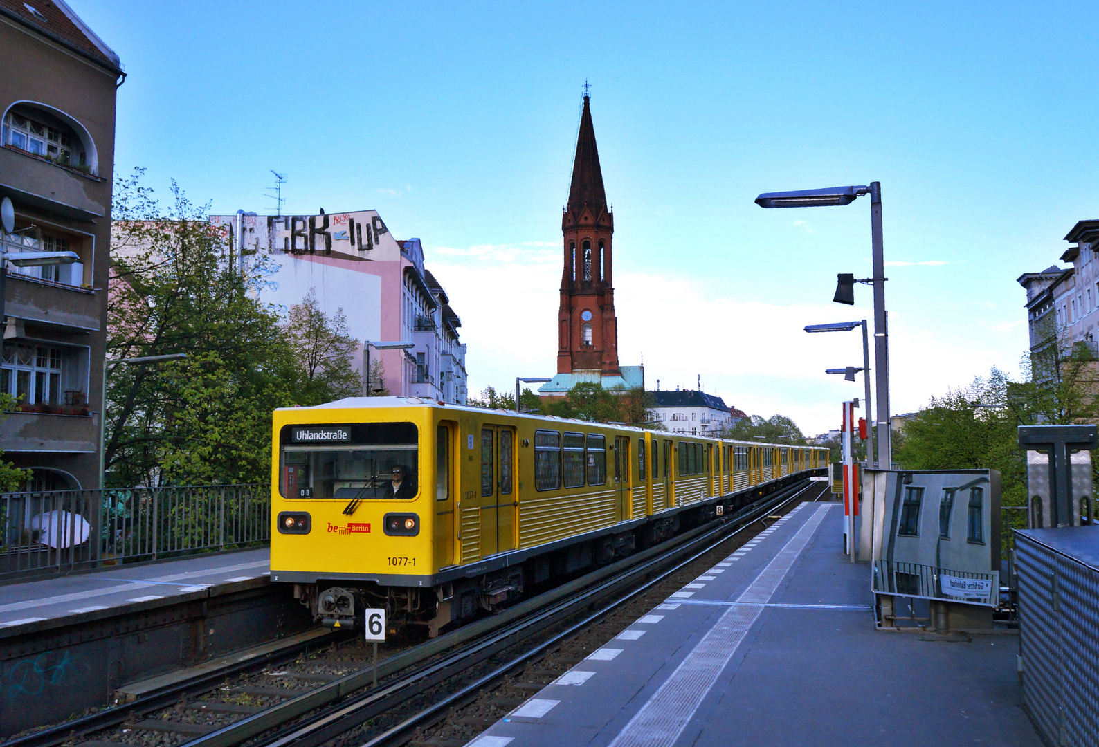 Berlins yellow tube