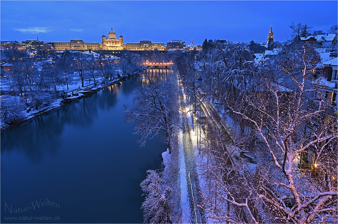 Bern Bundeshaus mit Schnee