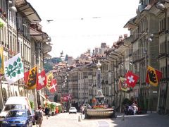 Bern mit Brunnen und Lauben