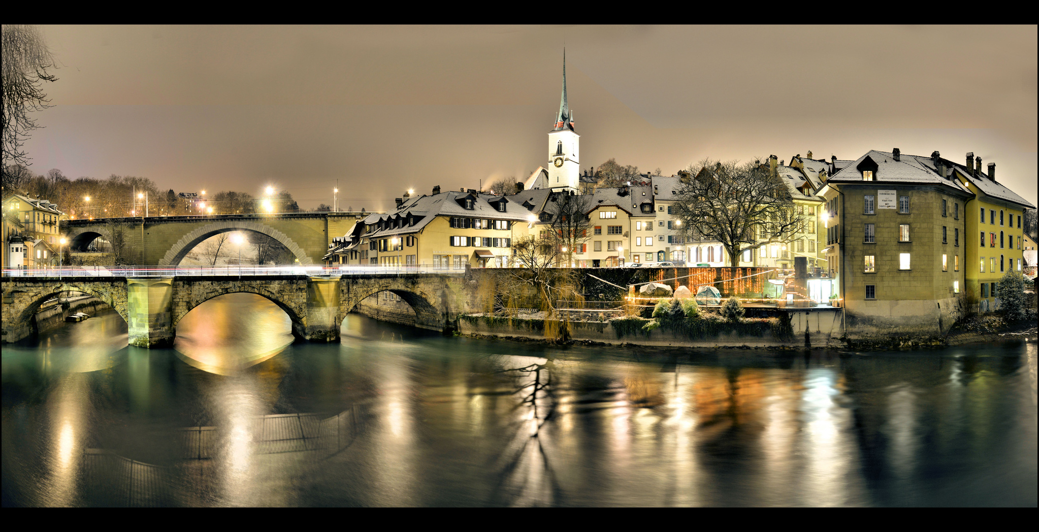 Bern Nydegg-Brücke und Kirche by night