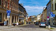 BERNBURG. BLICK NACH UNTEN VON GANZ OBEN.