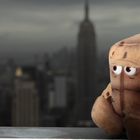 Bernd das Brot, alleine auf dem Rockefeller Center in New York :-)