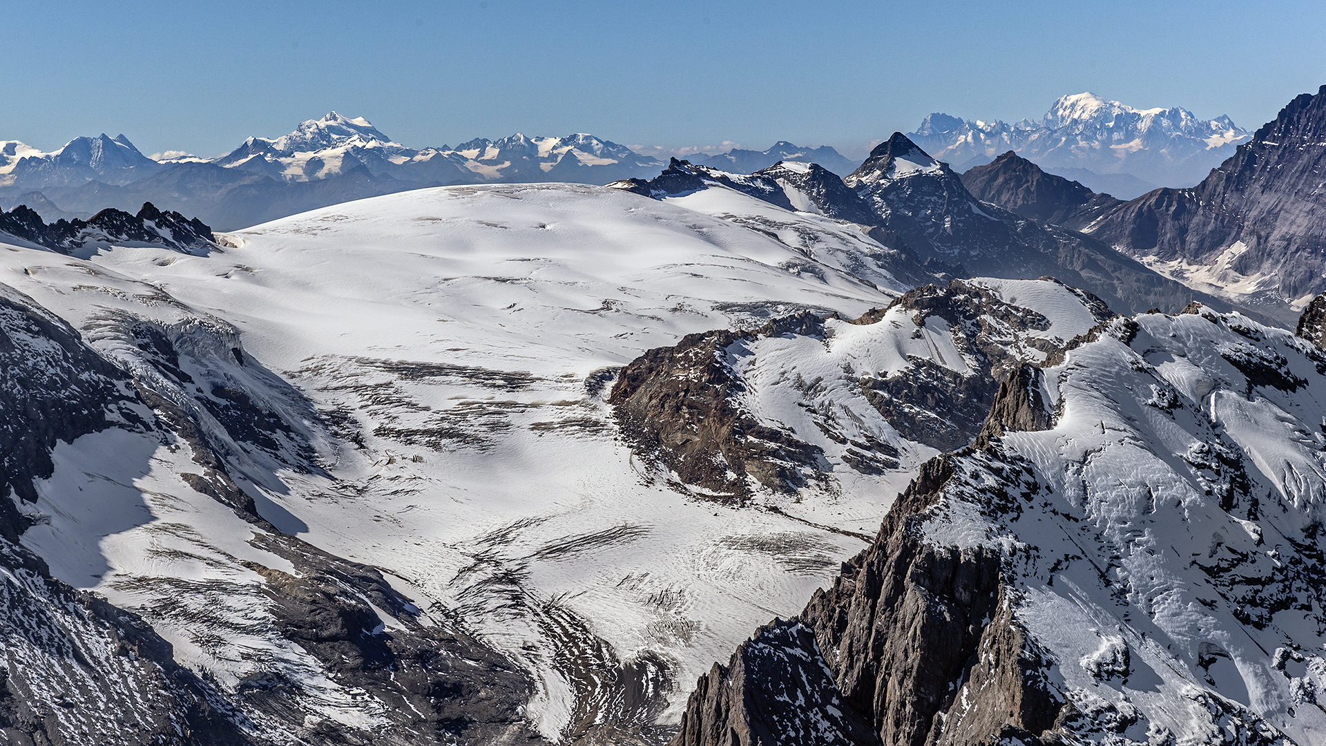 Berner Alpen-Blick ins Wallis und zum Mont Blanc