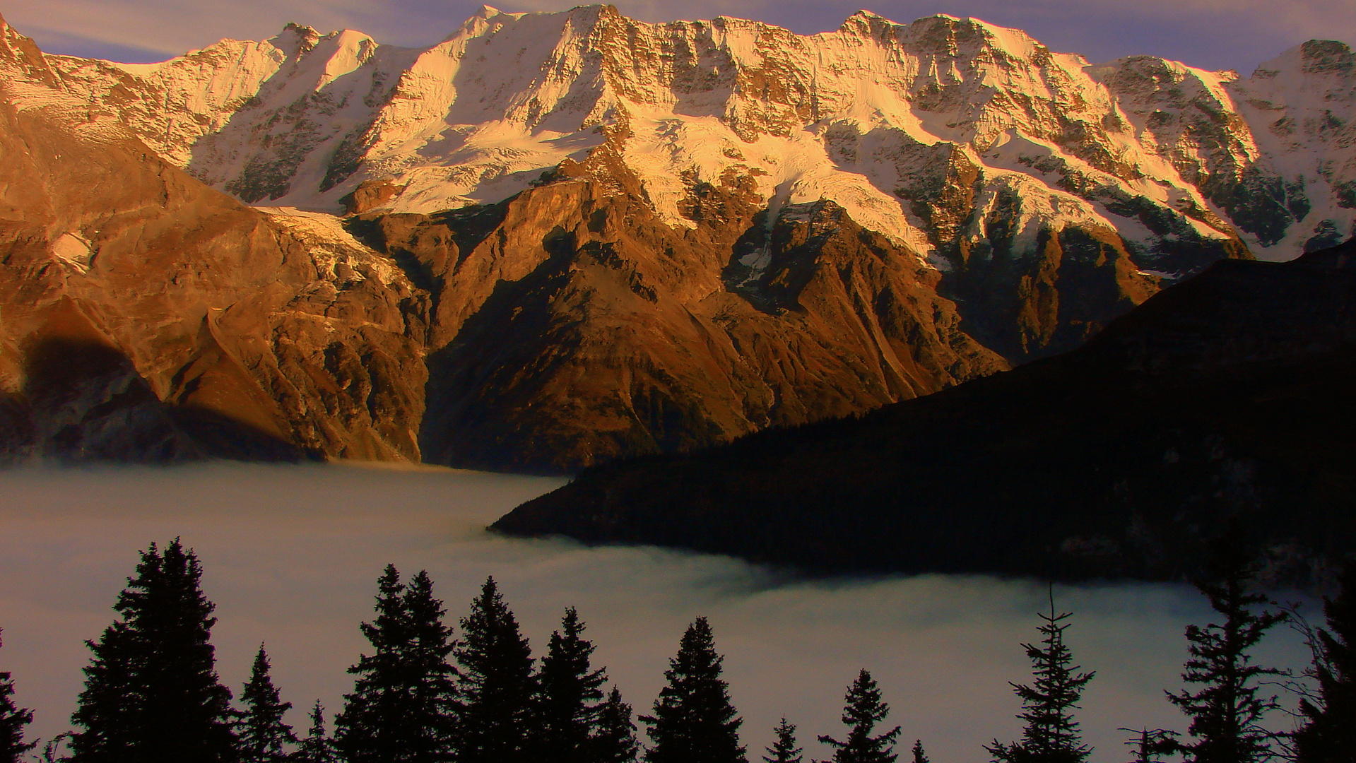 Berner Oberland. Blick auf Ebenefluh und Mittaghorn