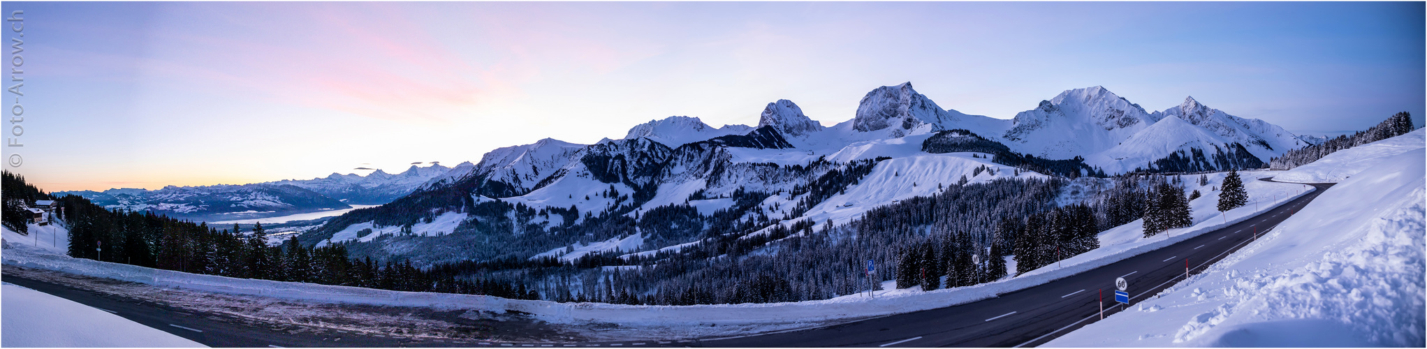 Berneralpen, Pano im zarten Morgenrot