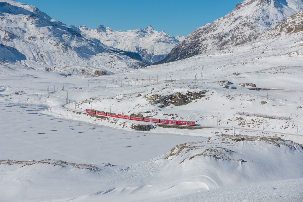 Bernina-Express_am Lago Bianco-Bernina-Pass