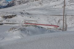 Bernina-Express_am Lago Bianco_BerninaPass