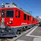 Berninaexpress beim Halt auf Ospizio Bernina