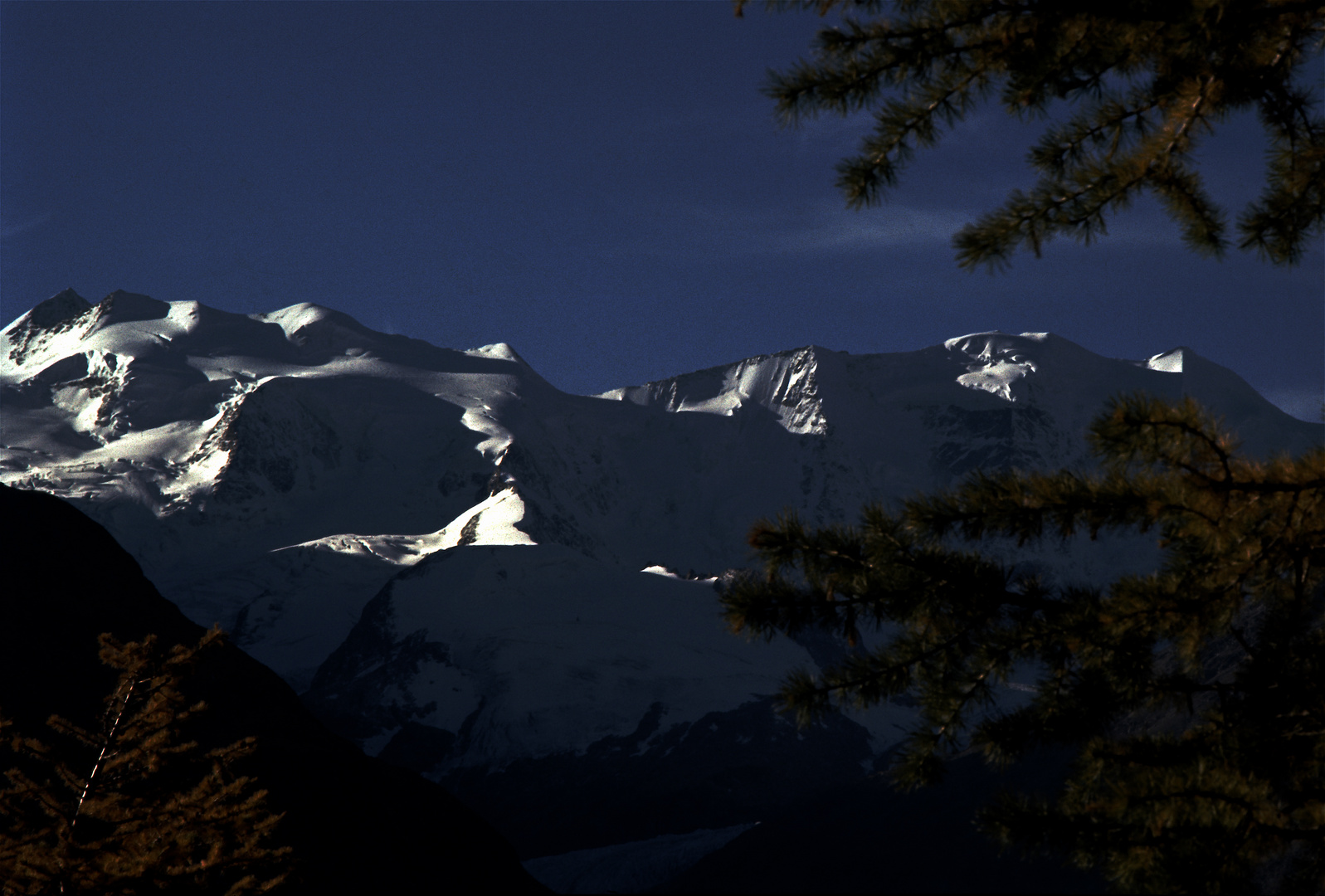 Berninagruppe im 1. Morgenlicht