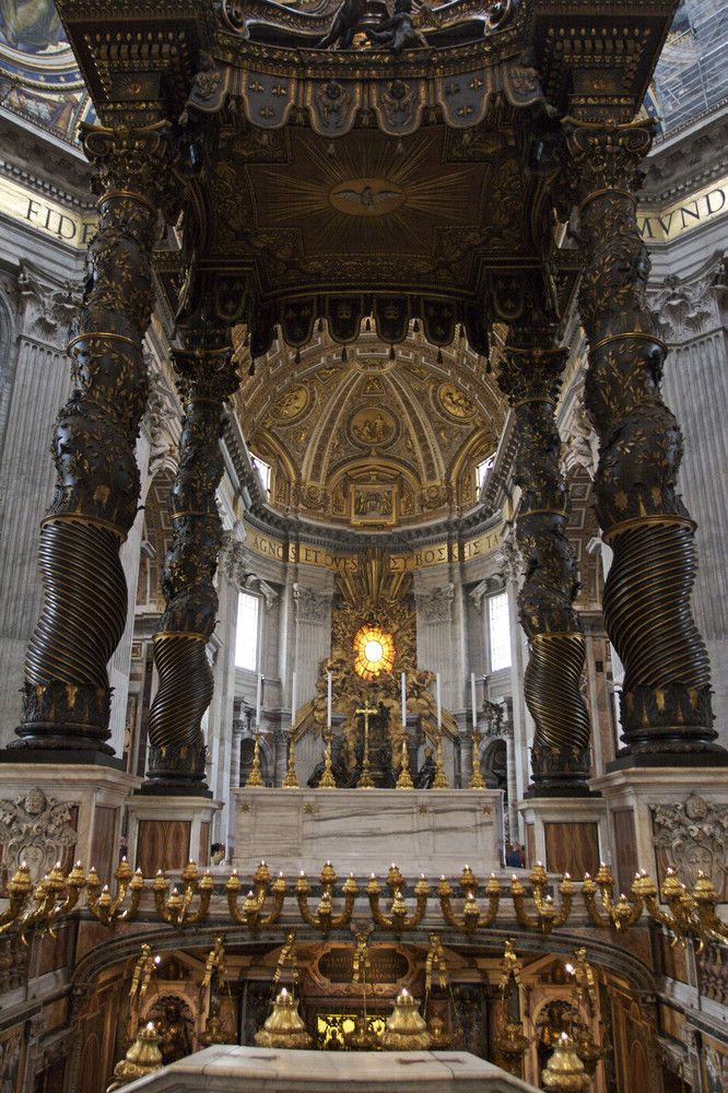 Bernini-Baldachin Petersdom