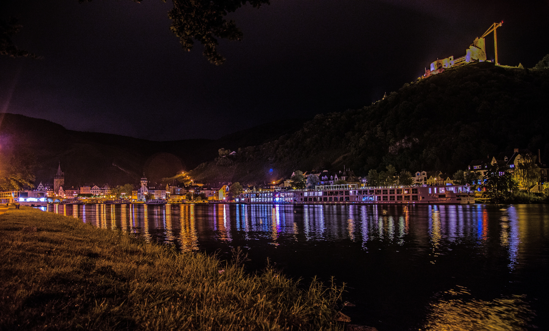 Bernkastel bei Nacht