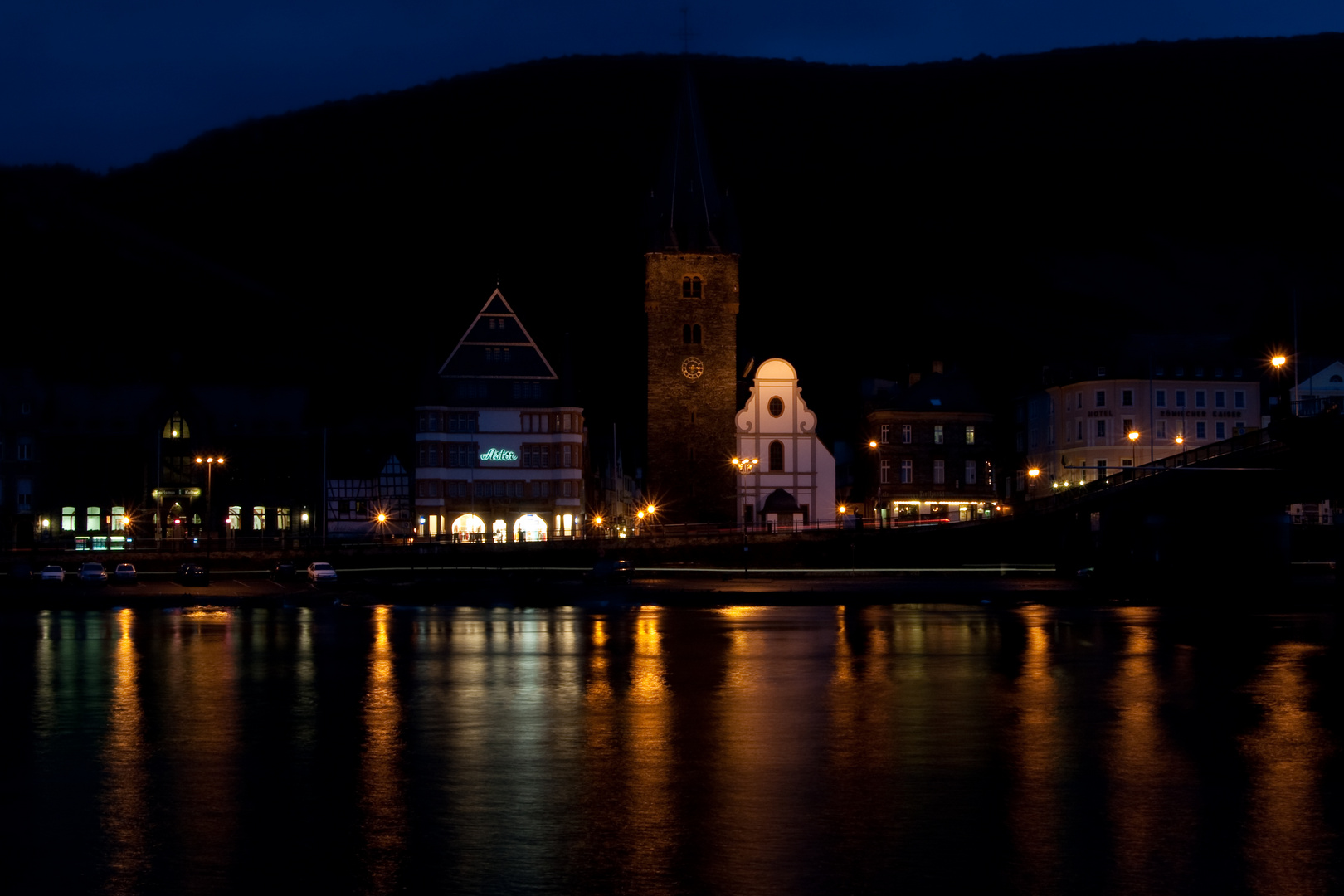 Bernkastel bei Nacht