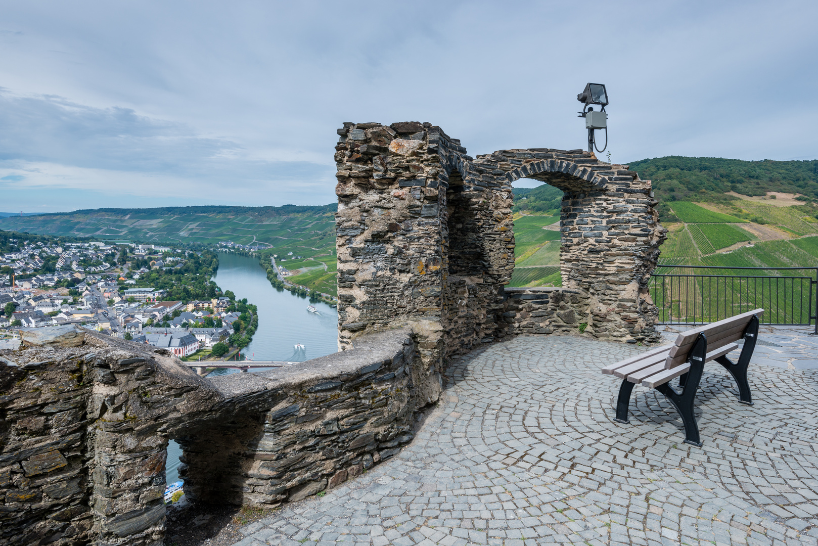 Bernkastel-Kues 01 Foto & Bild | sommer, burg, motive Bilder auf ...