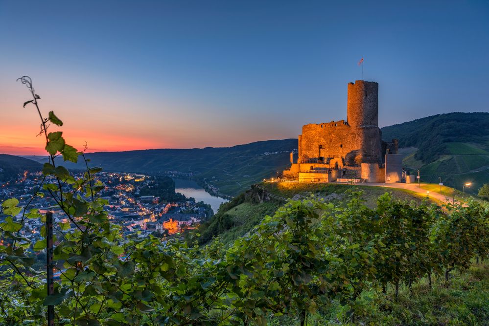 *Bernkastel-Kues @ Burg Landshut zur Blauen Stunde*