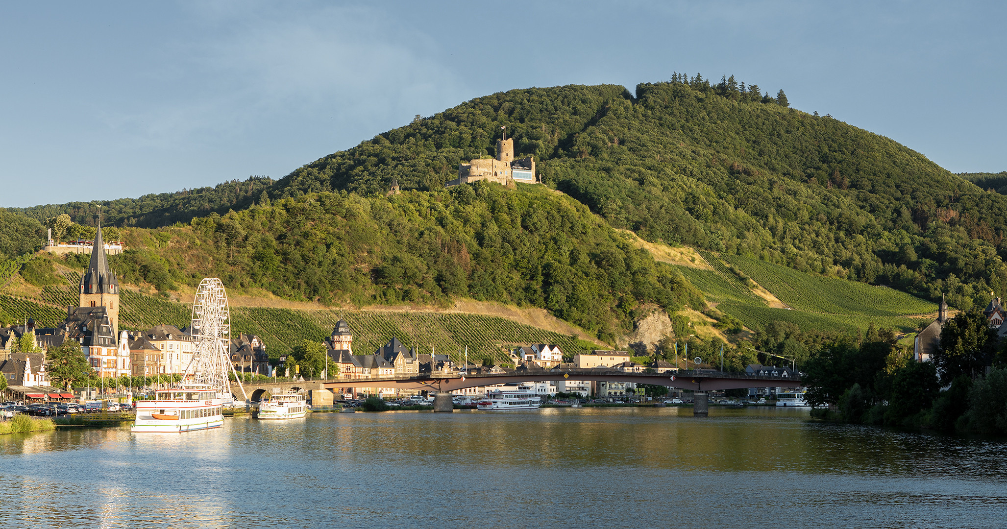 Bernkastel-Kues mit Burgruine Landshut 007