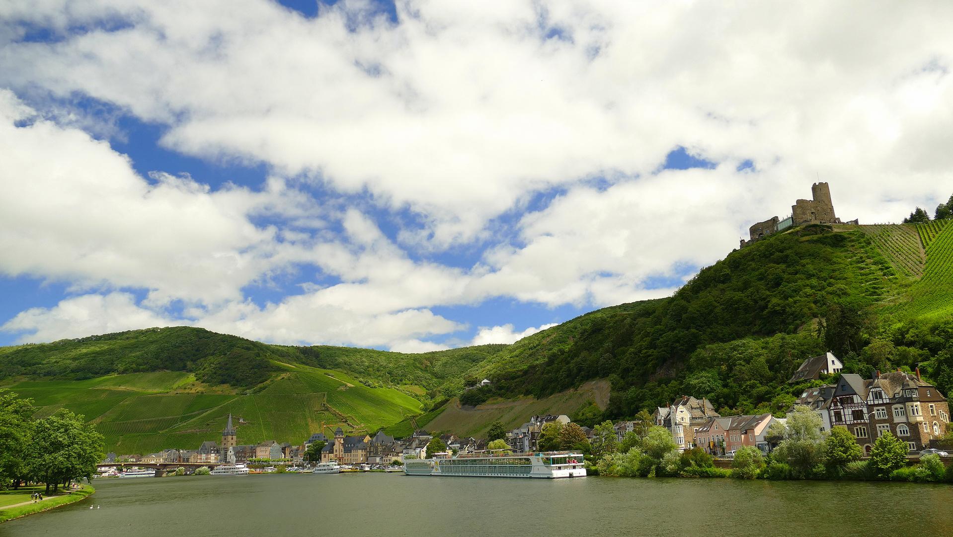 °°°° Bernkastel-Kues mit der Burg Landshut °°°°