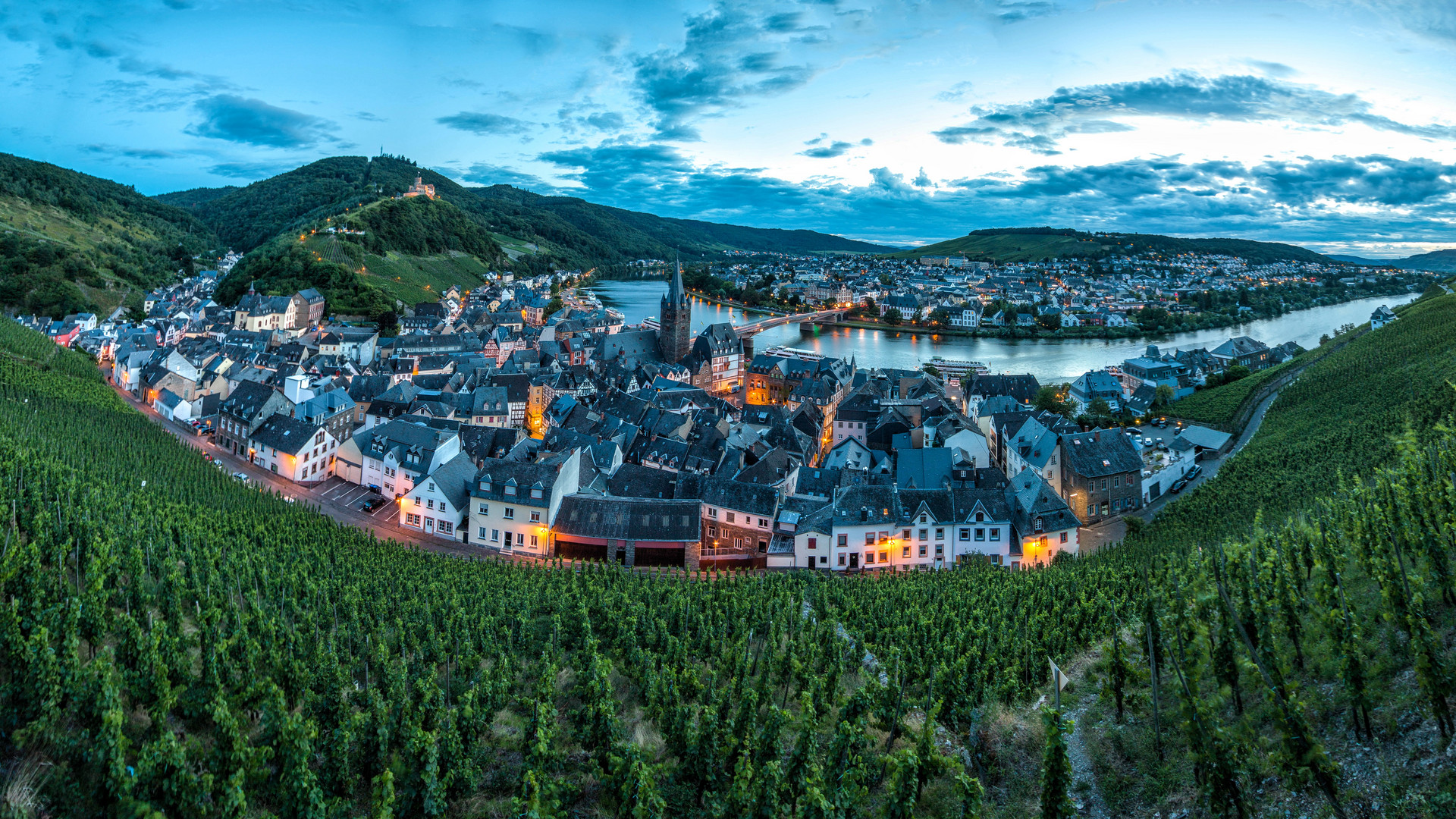 Bernkastel-Kues zur blauen Stunde