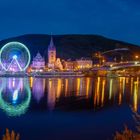 Bernkastel-Kues zur Blauen Stunde mit Riesenrad