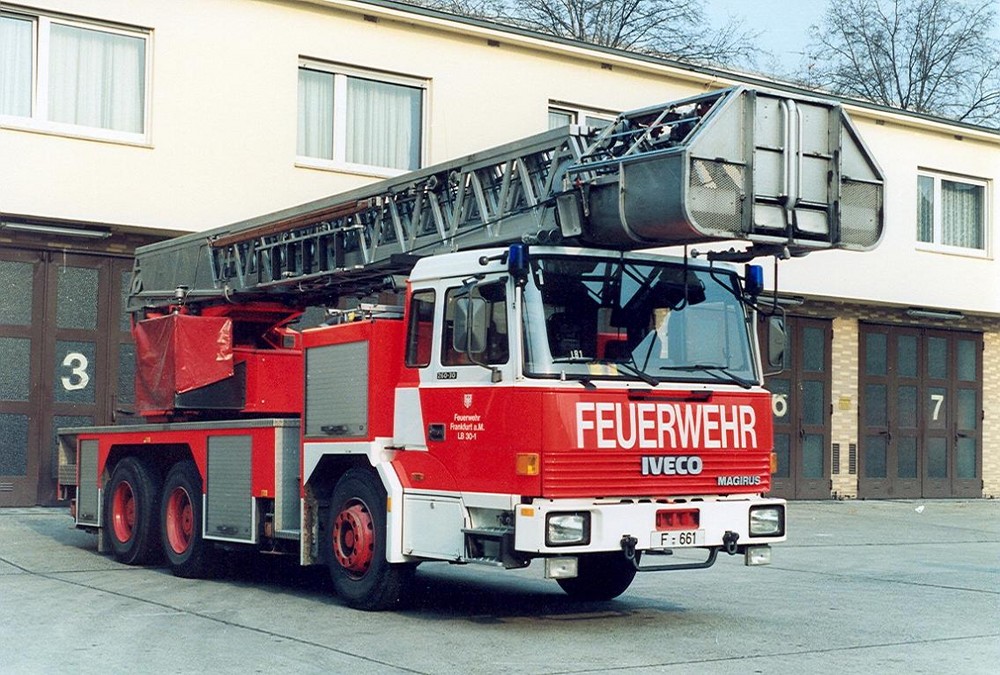 Berufsfeuerwehr Frankfurt/Main LB-30/5nB VACC IM 260-30 AH Magirus