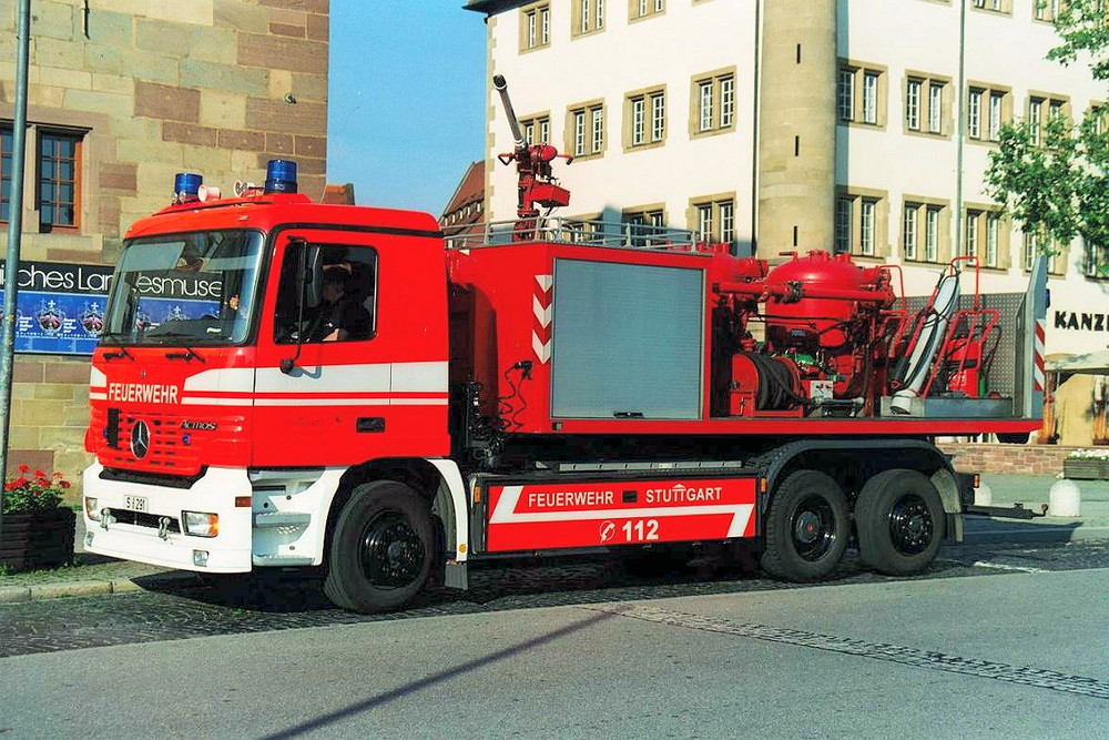 Berufsfeuerwehr Stuttgart DC ACTROS 6x4 WLF/Meiller mit AB-Sonderlöschmittel