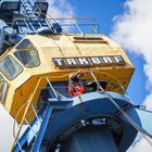 Berufsfeuerwehr trainiert Höhenrettung im Rostocker Stadthafen