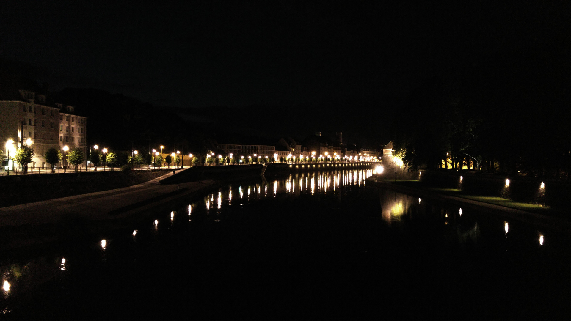 Besançon by night