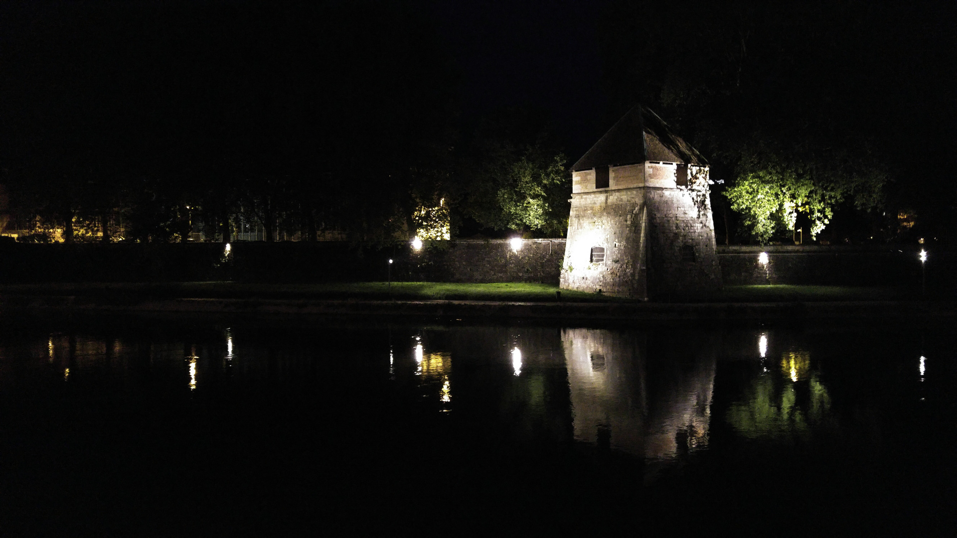 Besançon by night II