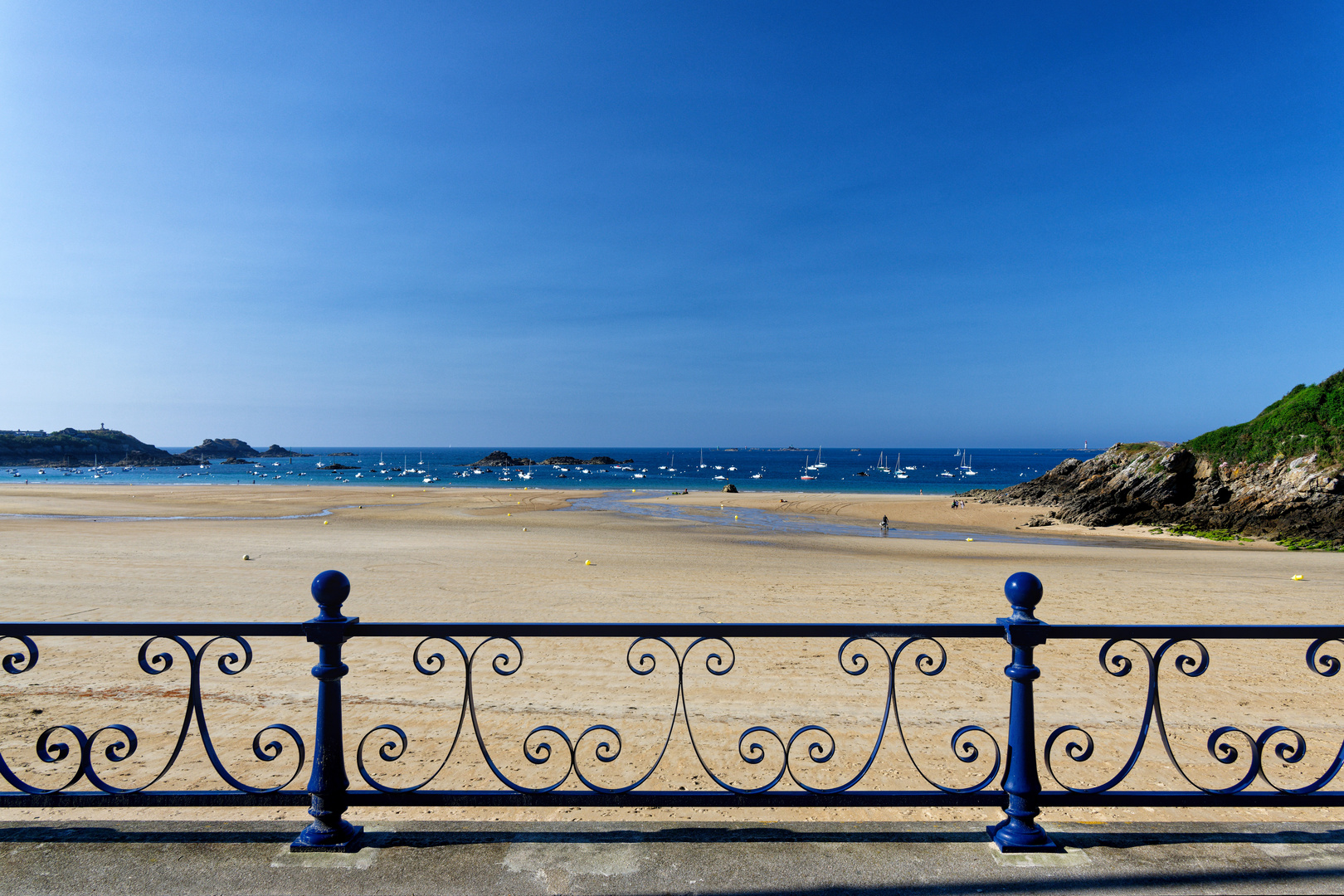 Beschaulicher Strand bei St. Lunaire