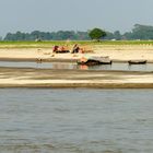 ...beschauliches Leben am Irrawaddy...