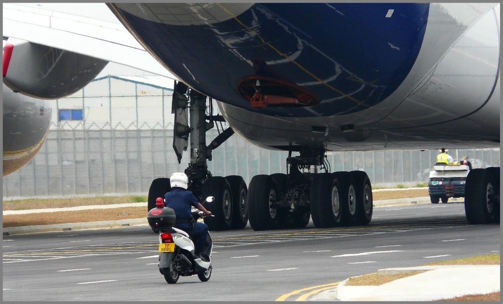 Beschleunigungstests zwischen A 380 und Moped ??