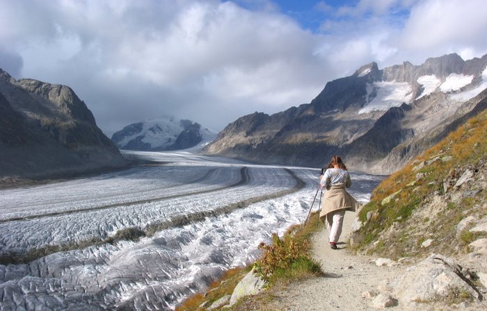 Beschwingt dem Aletschgletscher nach ...