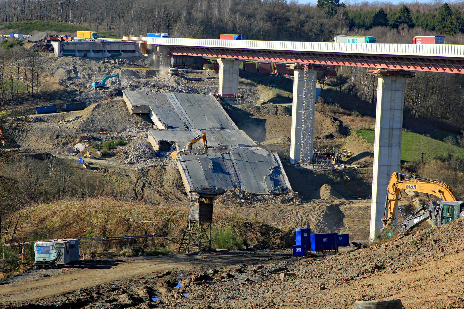 Beseitigung der gesprengten Autobahntalbrücke Wilnsdorf-Rinsdorf (A45)