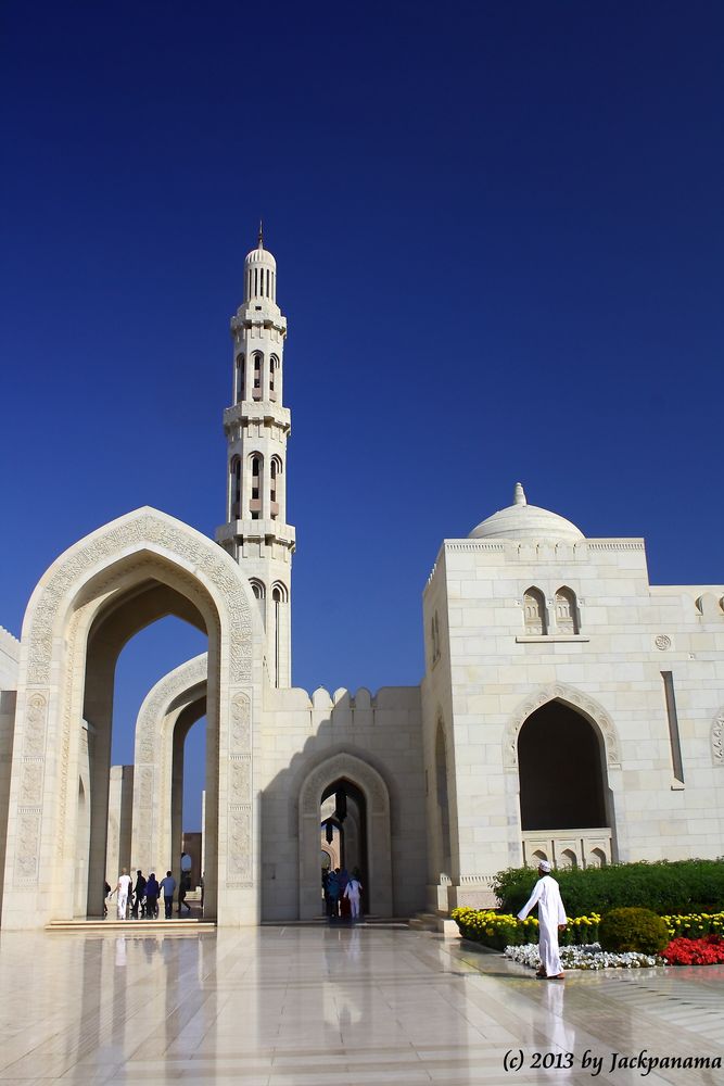 Besichtigung der Sultan-Qaboos-Moschee in Muscat (Sultanat Oman) (10)