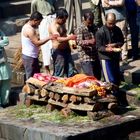 Bestattungszeremonie in Pashupatinath