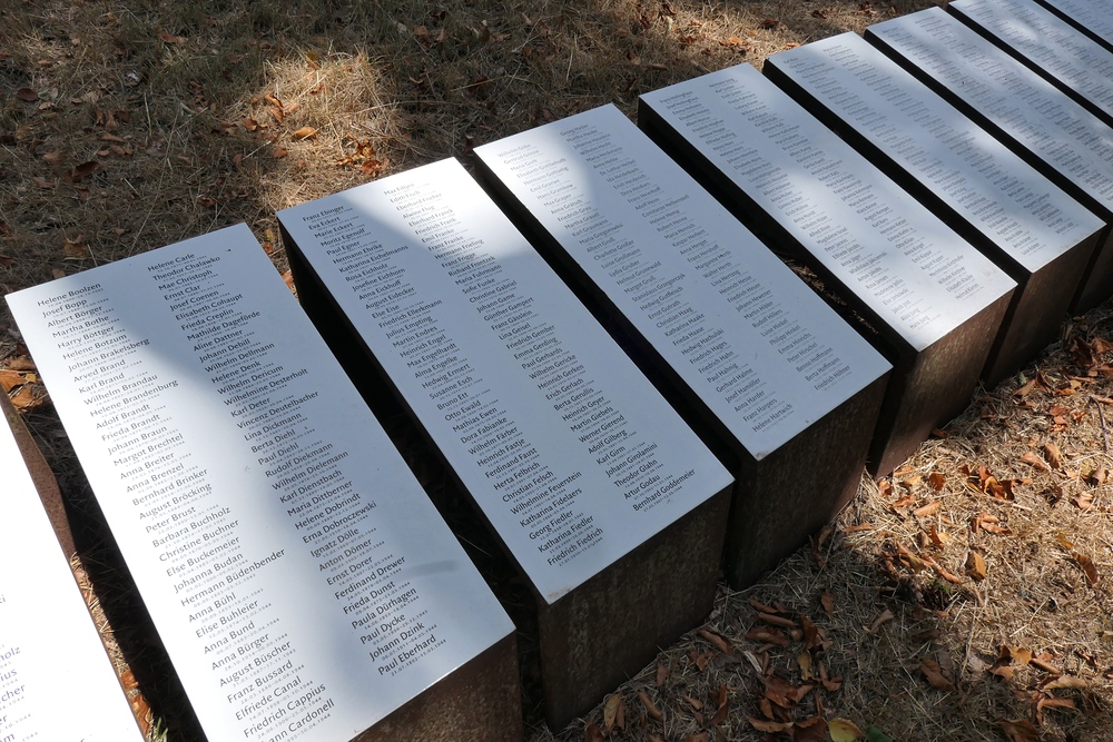 Besuch beim Gedenkfriedhof für die Opfer der NS-Euthanasie in Weilmünster 02