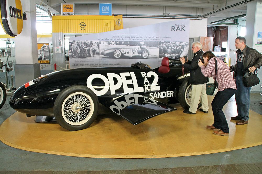 Besuch der Opel-Klassik-Werkstatt (1)