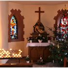 Besuch der Waldkapelle in der Weihnachtszeit .