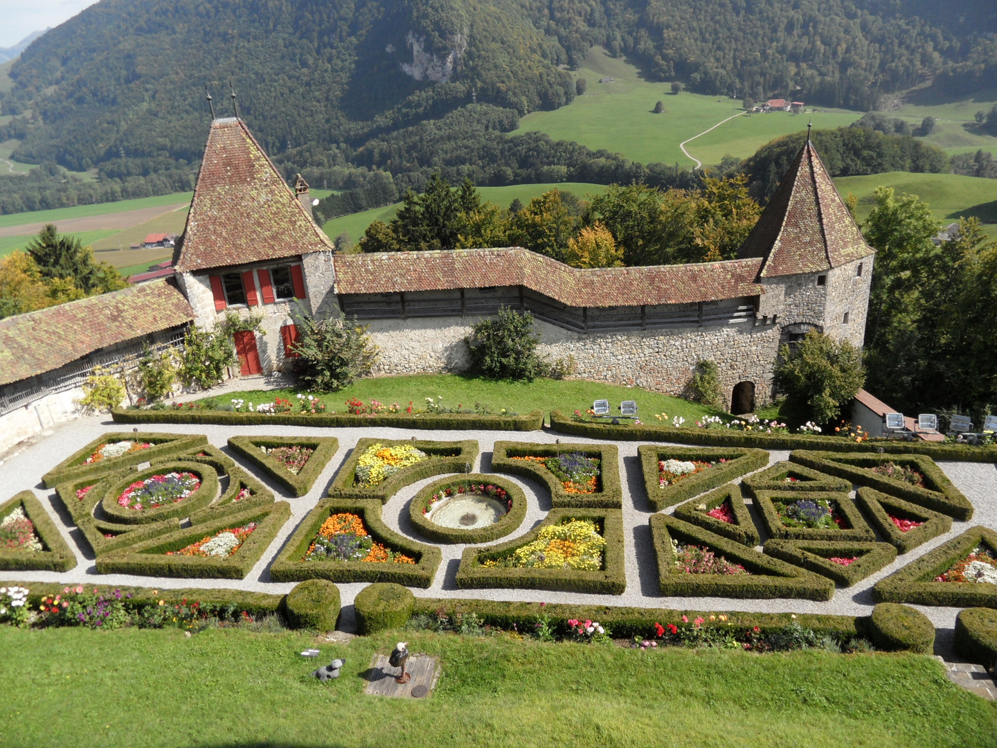 Besuch des Chateau de Gruyeres