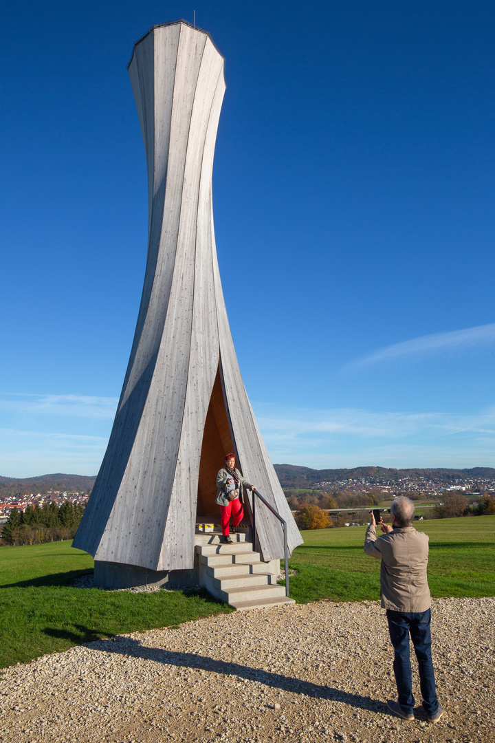 Besucher am Urbacher Turm