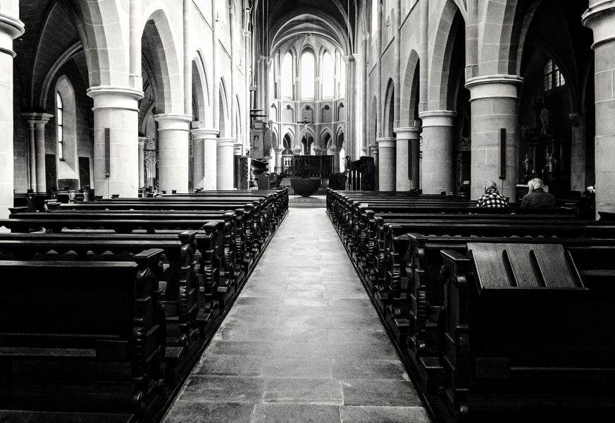 Besucher in der Kirche