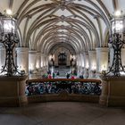 Besucher:innen im Rathaus Foyer