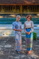 Besucherinnen im Wat Xieng Thong #1