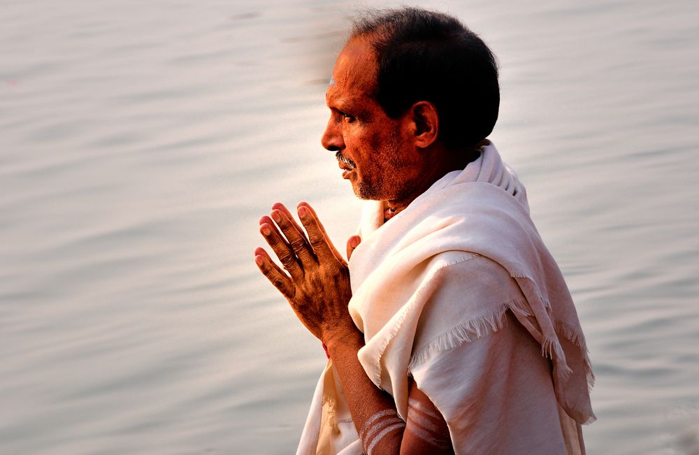 Beten im Ganges